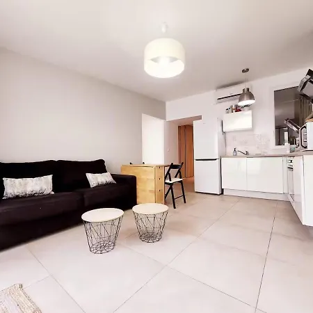 Appartamento Le Thuret Fleuri - T3 Avec Terrasse