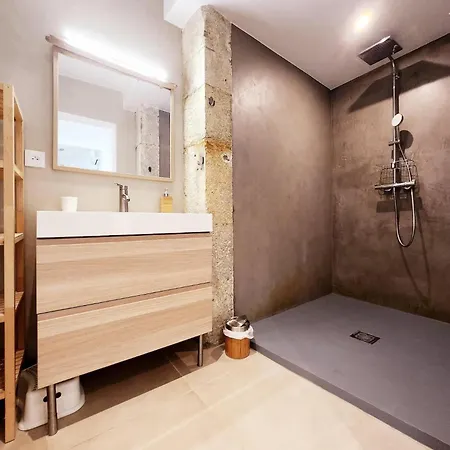 Le Thuret Fleuri - T3 Avec Terrasse Appartamento