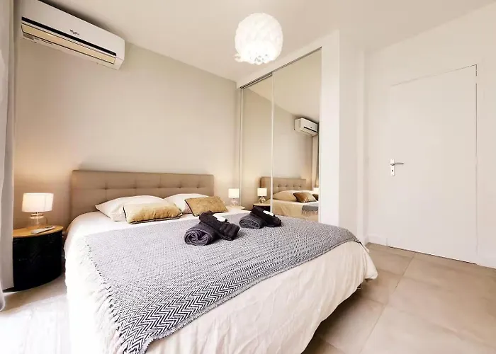 Apartamento Le Thuret Fleuri - T3 Avec Terrasse Antibes