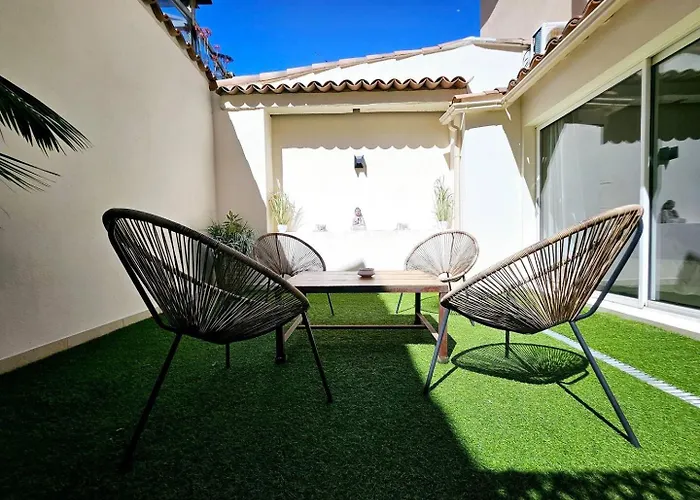 Le Thuret Fleuri - T3 Avec Terrasse Διαμέρισμα