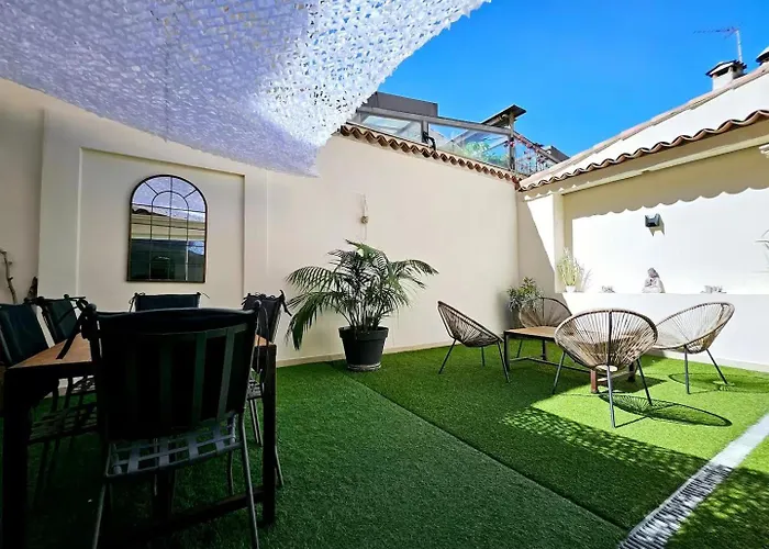 Le Thuret Fleuri - T3 Avec Terrasse شقة